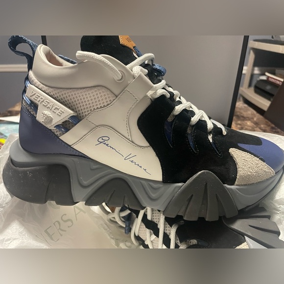 Men’s Versace Sneakers - Picture 5 of 11